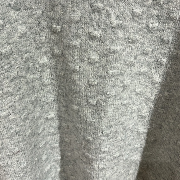 H&M Light Green Oversized Sweater Large - Picture 2 of 9